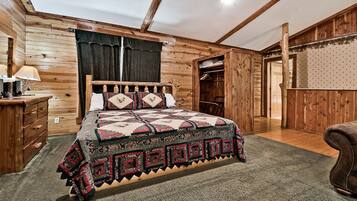 1 Schlafzimmer, Betten mit Memory-Foam-Matratzen, Bügeleisen/Bügelbrett