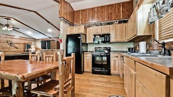 Full-size fridge, coffee/tea maker, toaster, blender