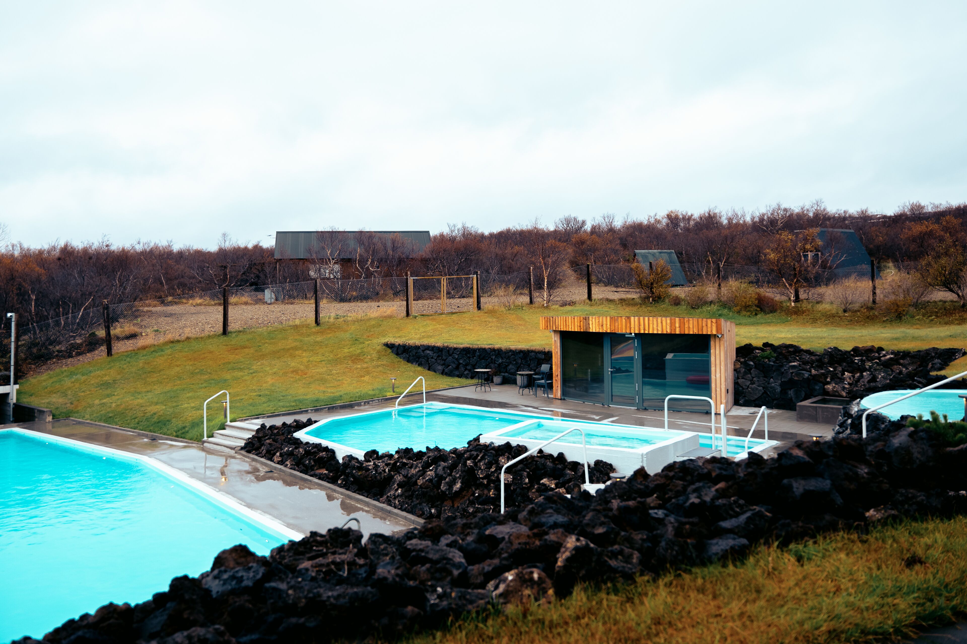 4 outdoor pools