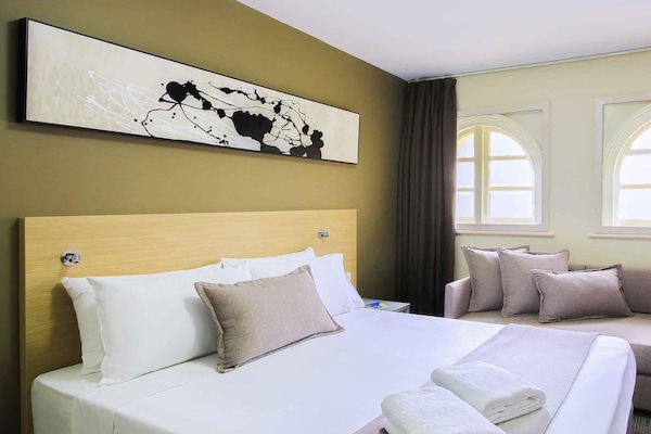 Superior Room, 1 Queen Bed