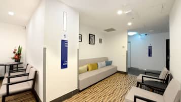 Sala de estar en el lobby