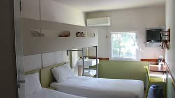 Twin Room with Bunk Bed | Desk, soundproofing, iron/ironing board, free WiFi