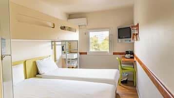 Twin Room with Bunk Bed | Desk, soundproofing, iron/ironing board (on request), free WiFi
