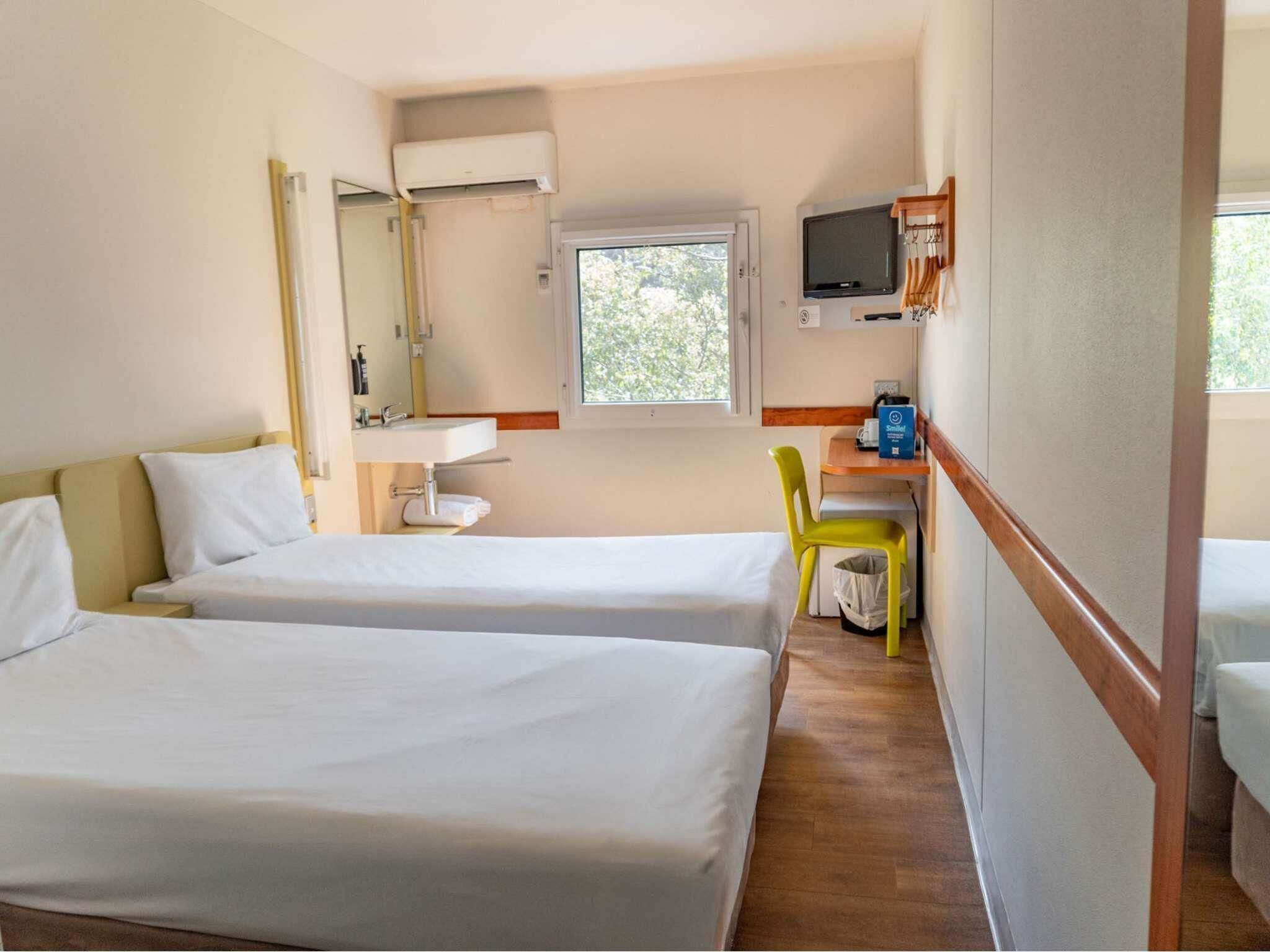 Standard Room, 2 Single Beds