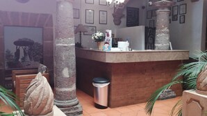 Unclassified image, 2 of 24, button - Hotel Colonial (Morelia)
