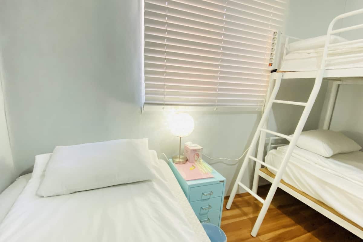 Decoración personalizada, muebles diferentes y escritorio