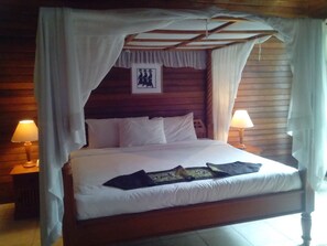 Minibar, in-room safe, desk, free WiFi - Sunset Villa & Café Lembongan (Lembongan Island)