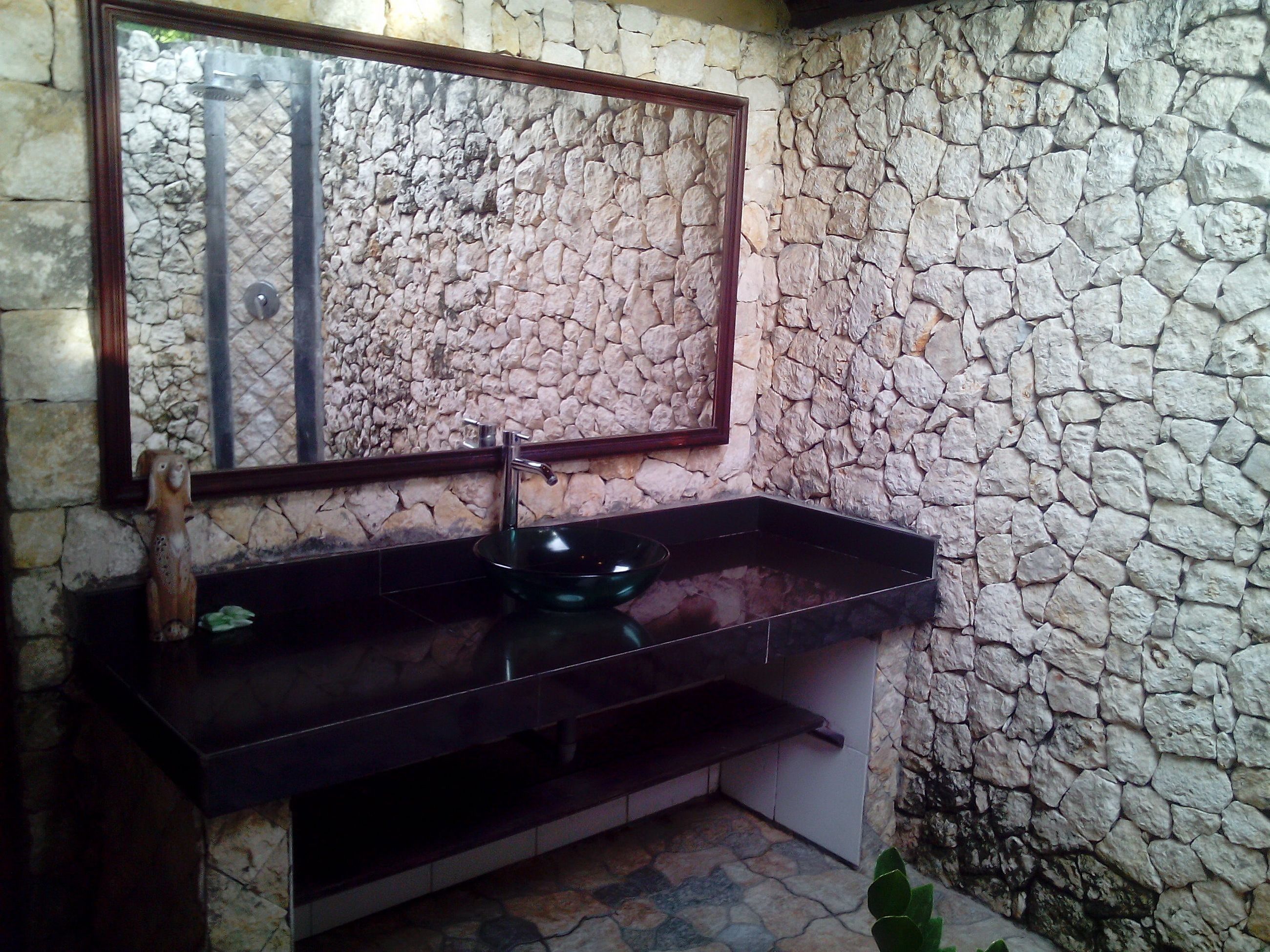 deluxe cottage | minibar, in-room safe, desk, free wifi