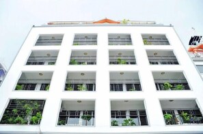 Exterior - Golden Gate Hotel (Phnom Penh)
