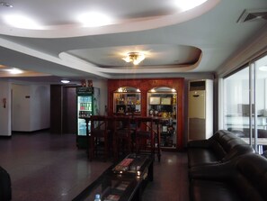 Coin salon dans le hall