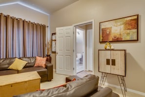 Family Room, Private Bathroom | Bathroom | Hair dryer, towels