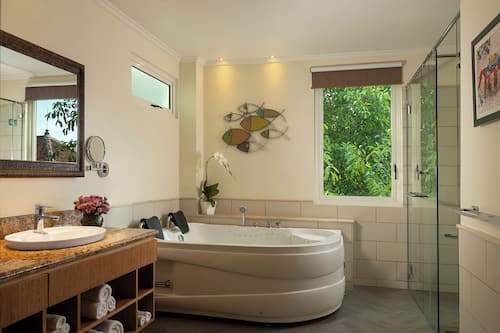 Family Triple Room, 3 Bedrooms | Bathroom