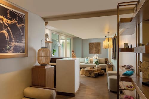 Sauna, hot tub, steam room, body treatments, body scrubs, reflexology