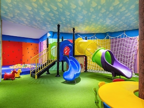 Innen-Kinderspielplatz