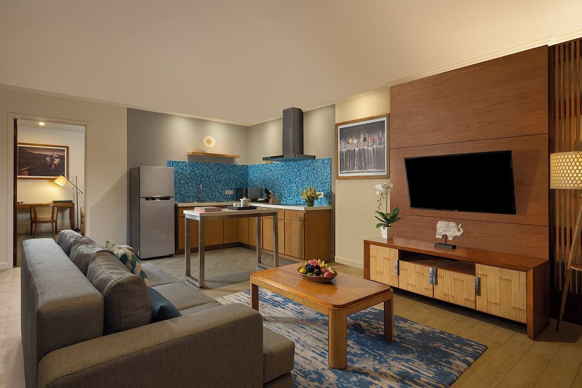 one bedroom apartment suite         | living area | led tv, dvd player