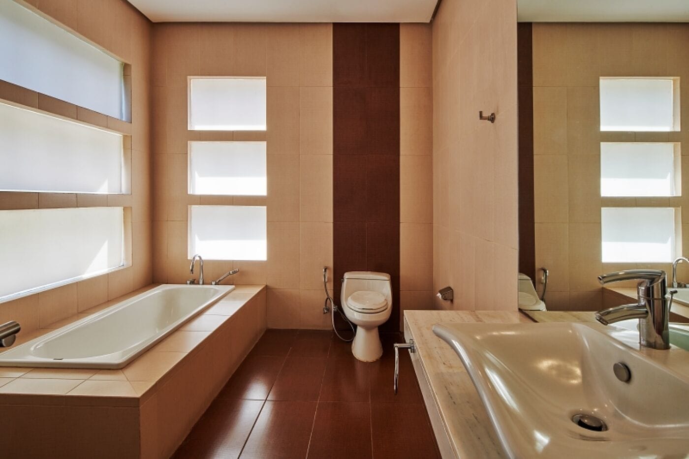 5 bedrooms villa pool | Bathroom | Free toiletries, hair dryer, slippers, towels