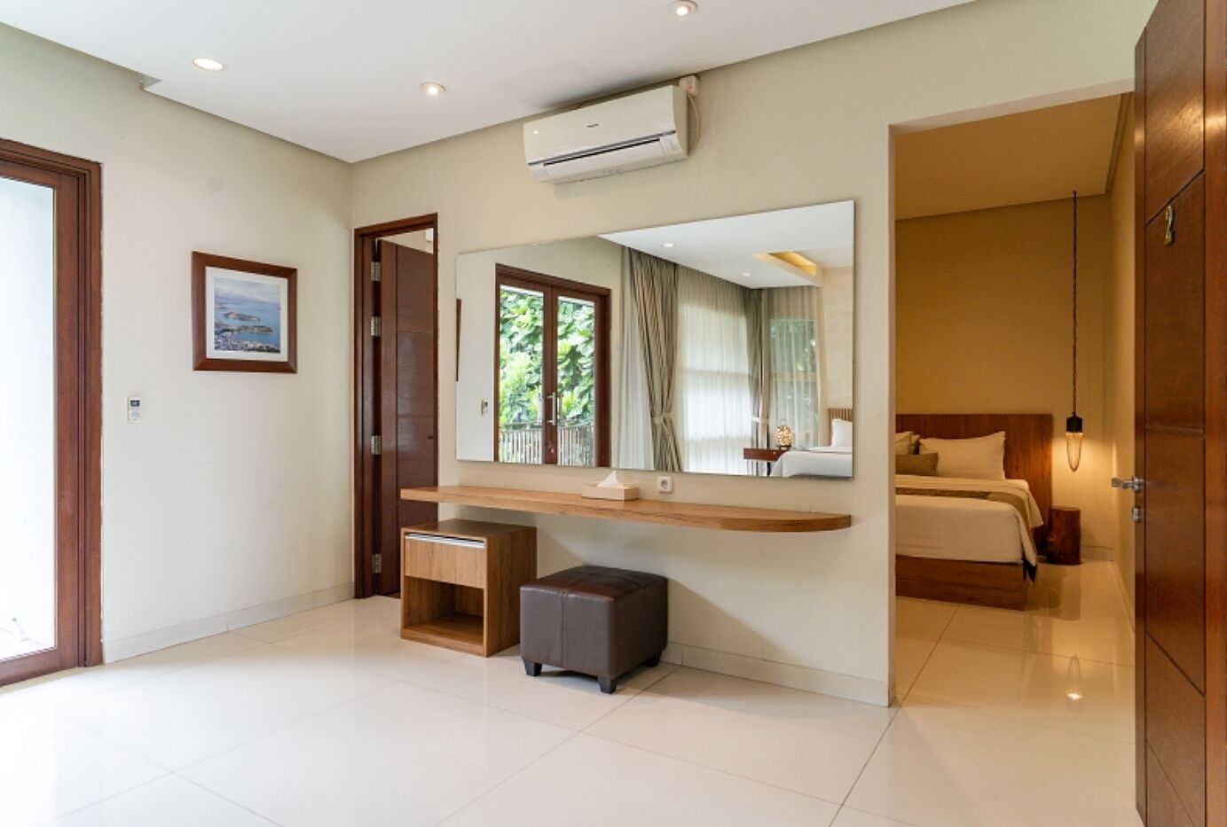 5 bedrooms villa pool | 4 bedrooms, desk, iron/ironing board, rollaway beds