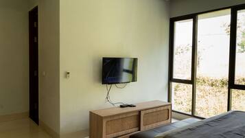 4 Bedrooms Villa with Private Pool | 4 bedrooms, premium bedding, iron/ironing board, WiFi (free)