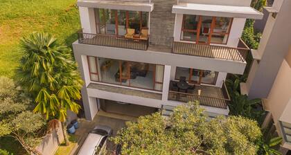 Ohara City View 5BR Villa Heated Pool and Billiard