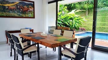 4 Bedrooms Villa with Private Pool | Dining room