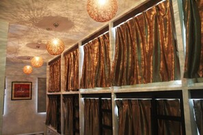 Free WiFi - Vintage Inn Boutique Capsule @ Little India (Singapore)