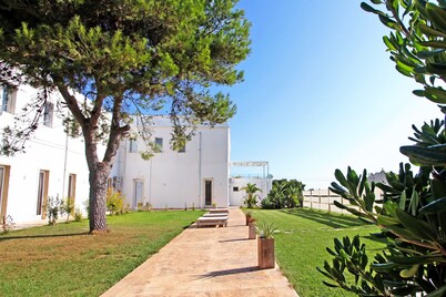 Oasis Park Hotel