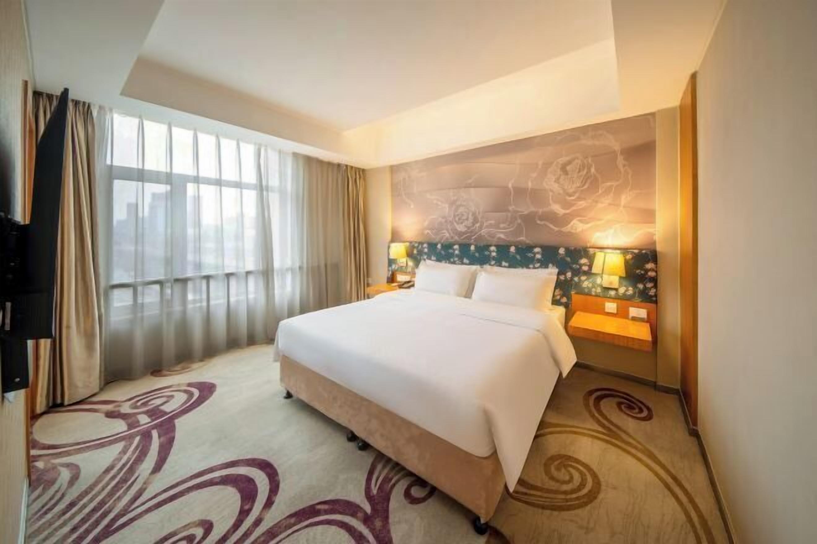 In-room safe, free WiFi