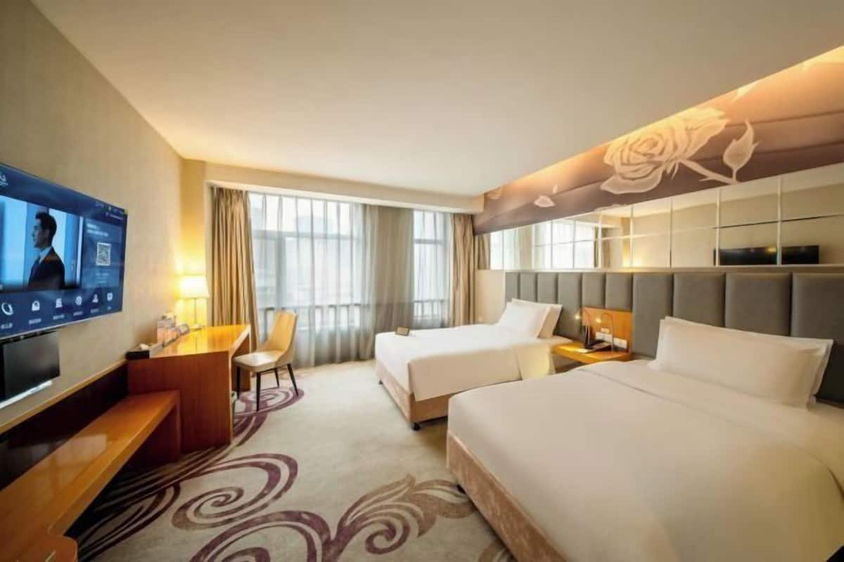 In-room safe, free WiFi