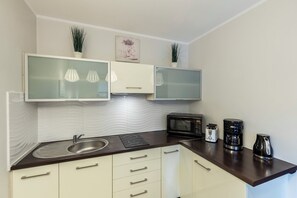 Apartment, 1 Bedroom, Kitchenette (Tetmajer 2) | Private kitchen | Fridge, stovetop, electric kettle, cookware/dishes/utensils - Tatrytop Apartamenty Tetmajer (Zakopane)