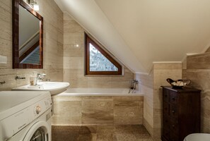 Comfort-Apartment, Kochnische | Badezimmer | Haartrockner, Handtücher, Toilettenpapier