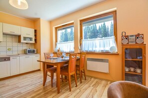 Comfort Apartment, 1 Bedroom, Kitchenette | In-room dining - Tatrytop Apartamenty Comfort (Zakopane)