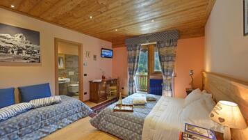 Schreibtisch, schallisolierte Zimmer, kostenloses WLAN, BettwÀsche