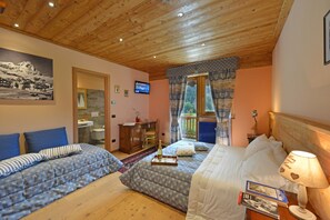 1 bedroom, desk, soundproofing, free WiFi