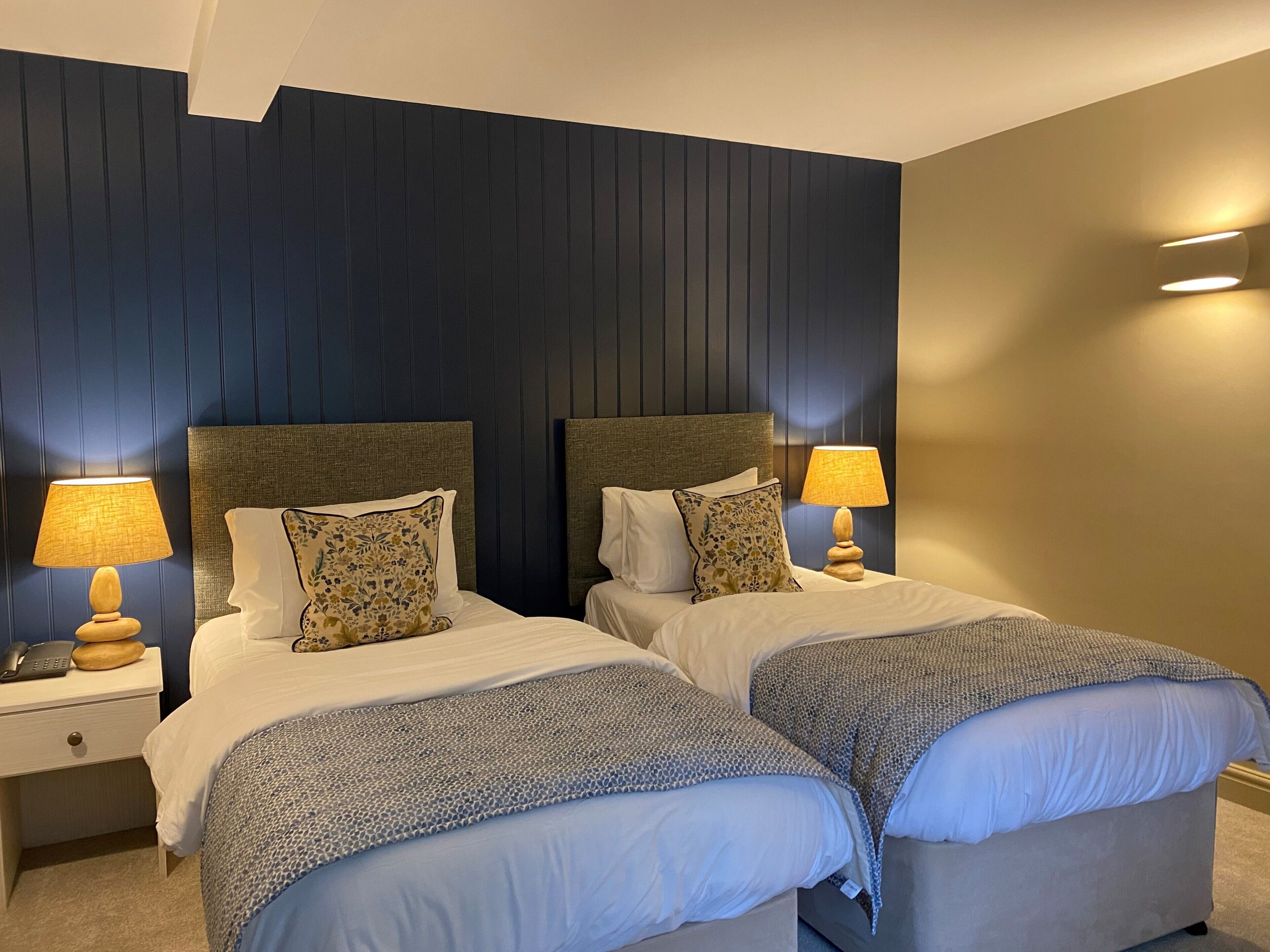 superior twin room | 1 bedroom, iron/ironing board, free wifi, bed sheets