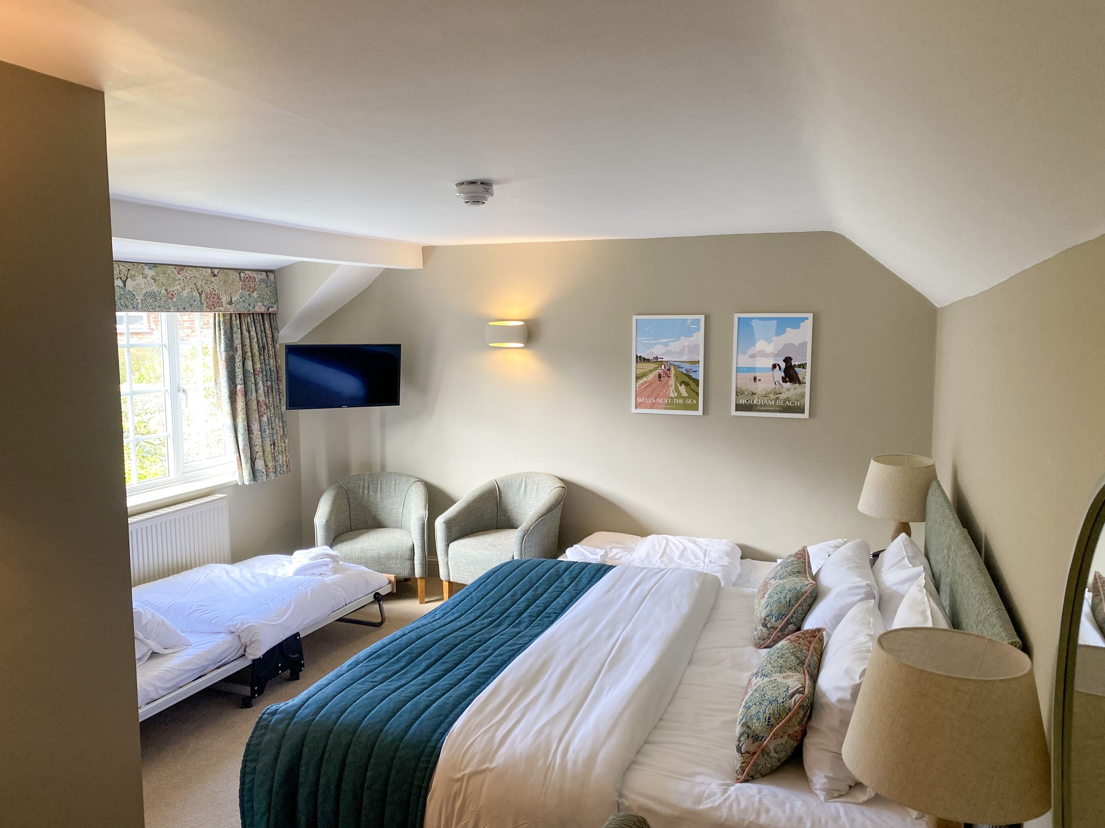 family quadruple room | 1 bedroom, iron/ironing board, free wifi, bed sheets