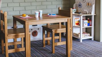 Área de juegos infantiles techada