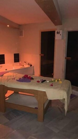 Salas de tratamiento para parejas y baño turco o hammam 