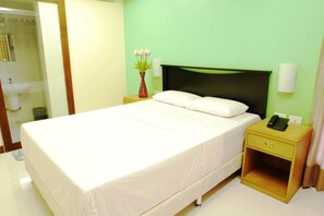 Premium bedding, in-room safe, iron/ironing board, rollaway beds