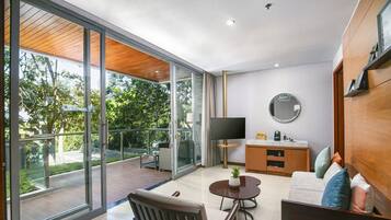 Villa (Kembang) | Premium bedding, minibar, in-room safe, desk