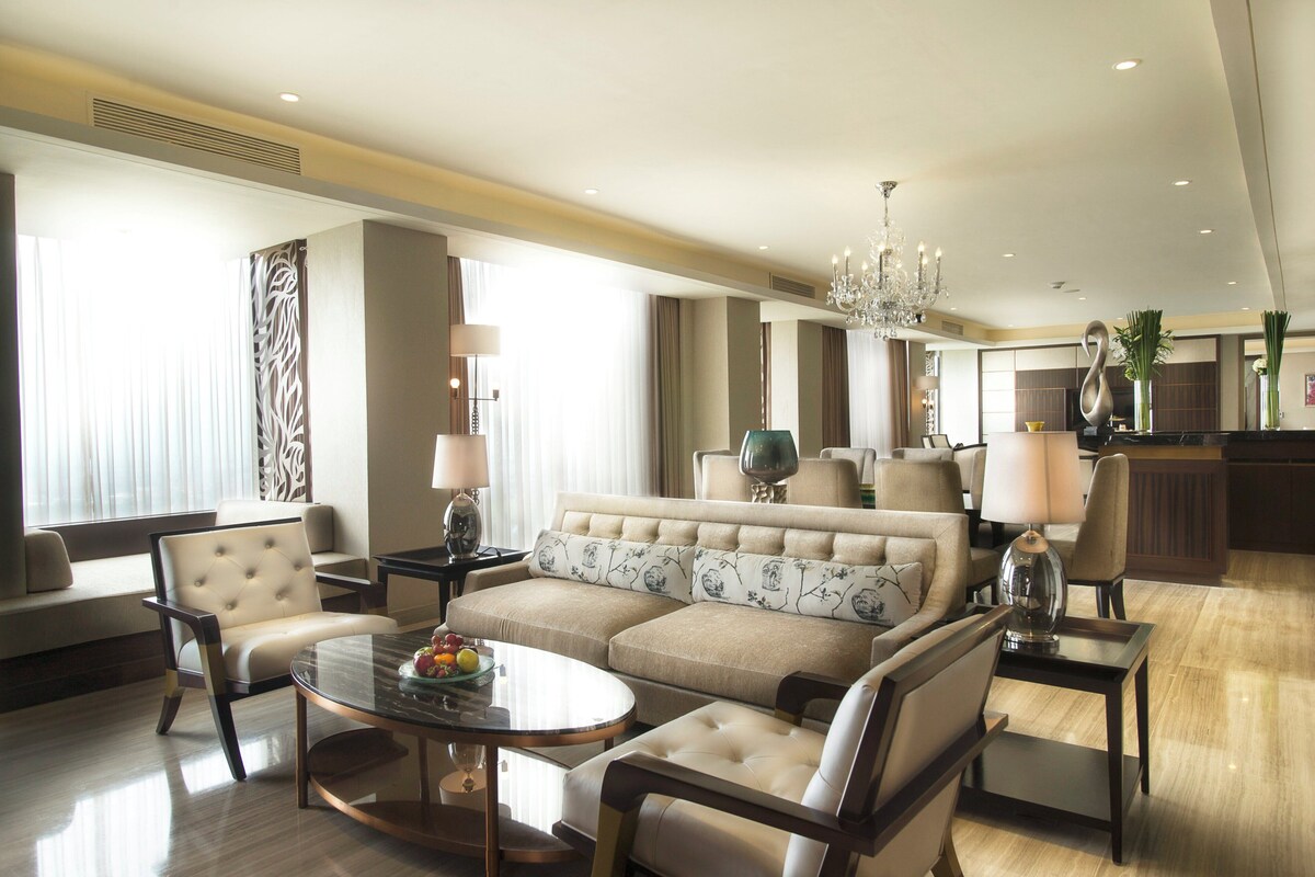 Presidential Suite, 1 Twin Bed | Premium bedding, minibar, in-room safe, desk