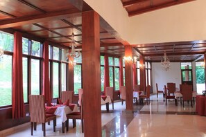 Tägliches inbegriffenes Frühstücksbuffet