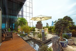 Presidential Suite, 1 King Bed, Non Smoking | Courtyard view