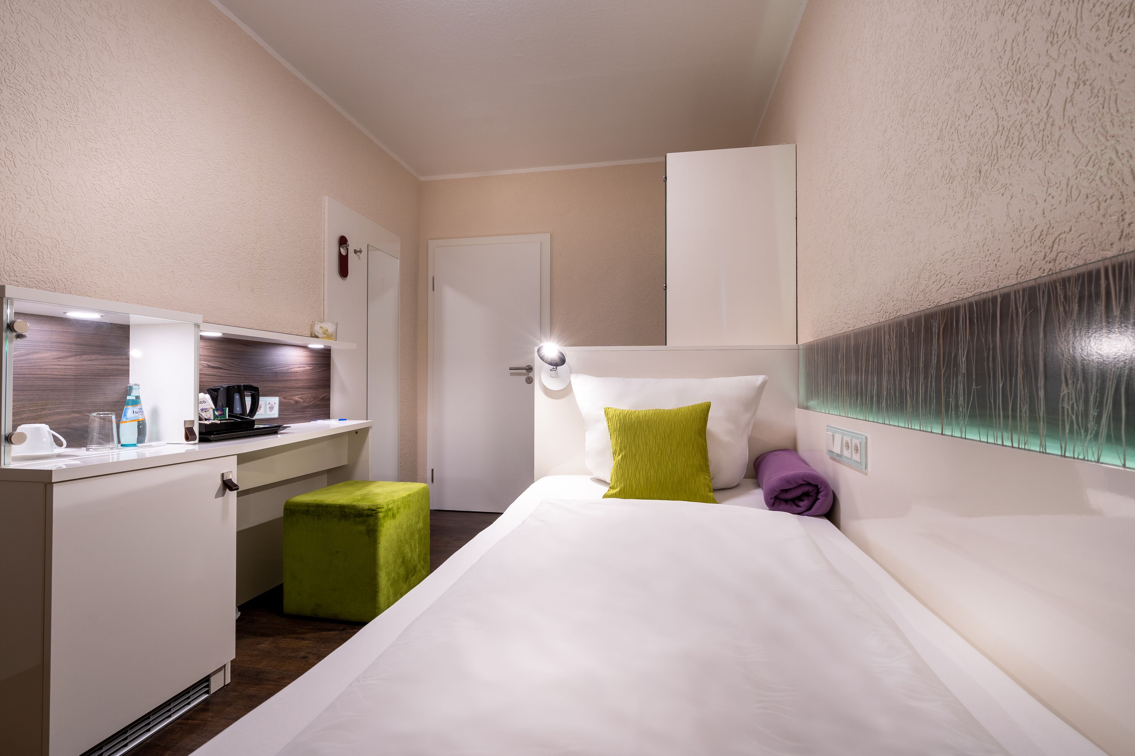 standard single room | hypo-allergenic bedding, in-room safe, desk, iron/ironing board