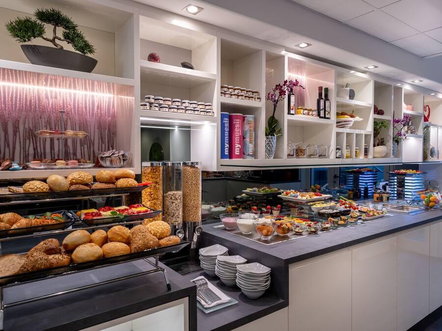 Tägliches Frühstücksbuffet gegen Gebühr