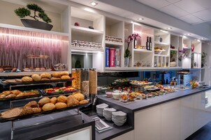 Daily buffet breakfast (EUR 18 per person)