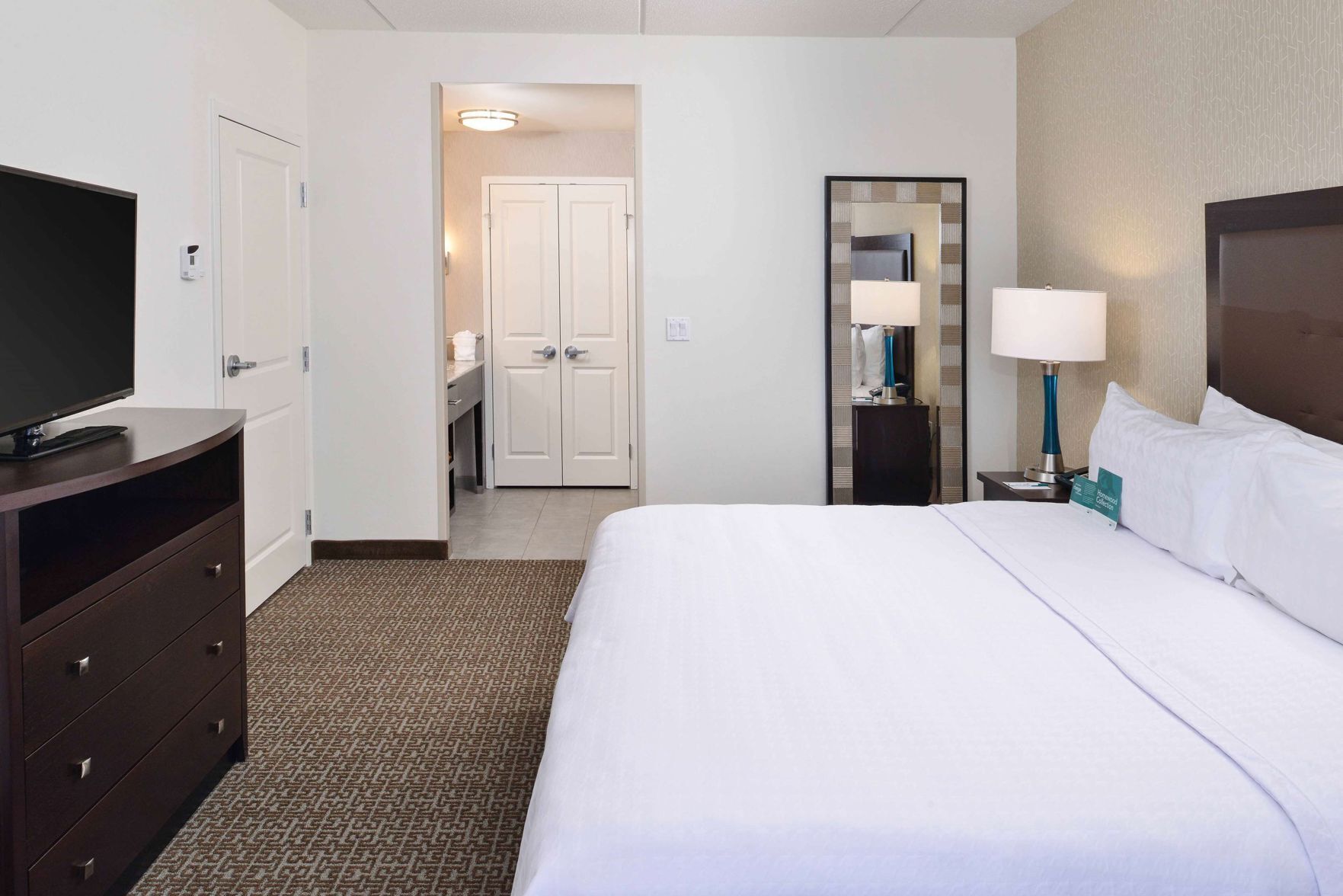 Bộ đồ giường cao cấp, chăn bông, nệm có lớp đệm bông 