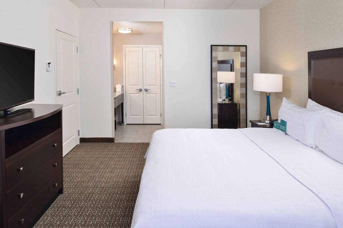 Bộ đồ giường cao cấp, chăn bông, nệm có lớp đệm bông