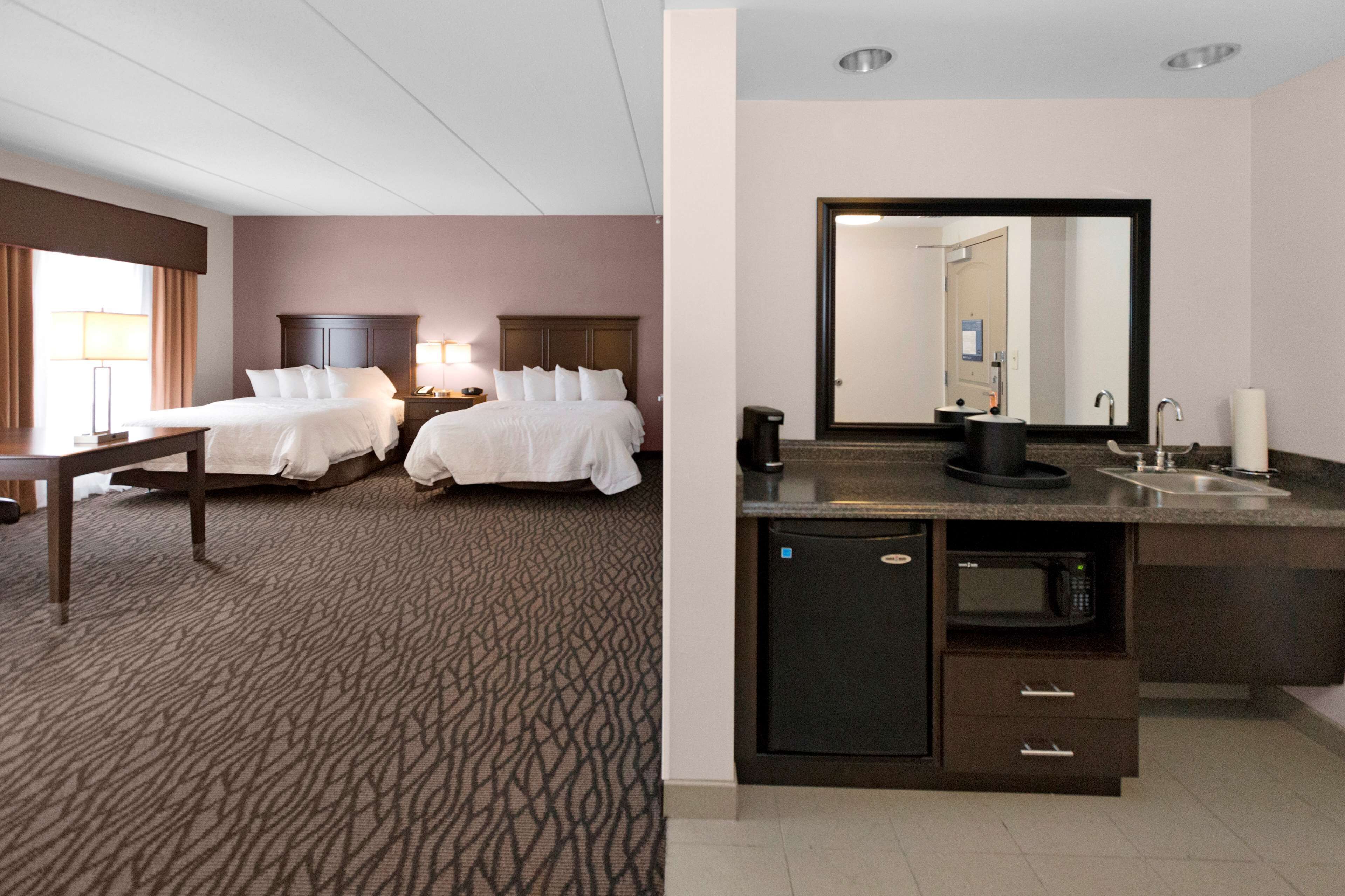 fridge, microwave, coffee/tea maker