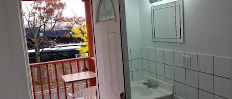 Rom – standard, 1 dobbeltseng (Private Bathroom) | Bad | Hårføner og håndklær