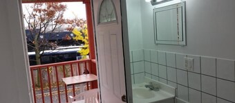 A Voyageur's Guest House